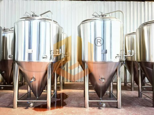 濟南优发国际新型2噸啤酒廠發酵罐